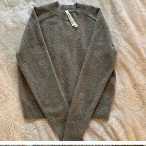 Aritzia / The  Group Babaton Cashmere swea…